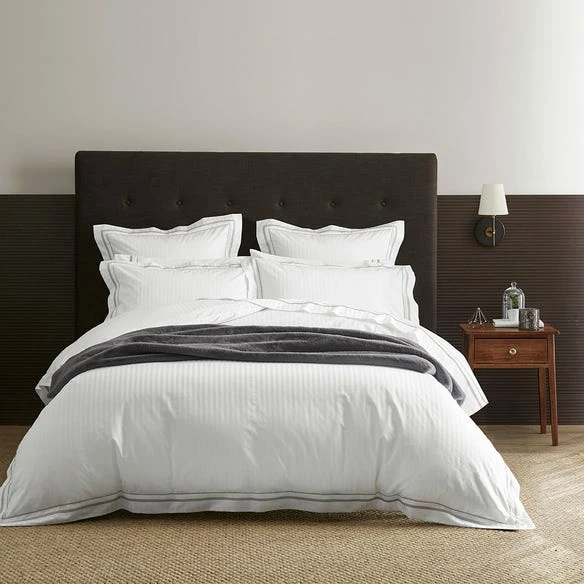 Cambridge Quilt Cover - White Silver - Image 3