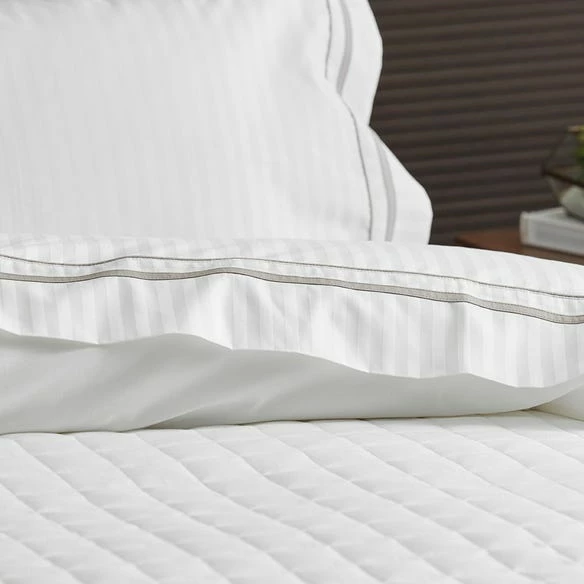 Cambridge Quilt Cover - White Silver - Image 5