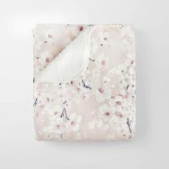 Yoshino Sherpa Throw